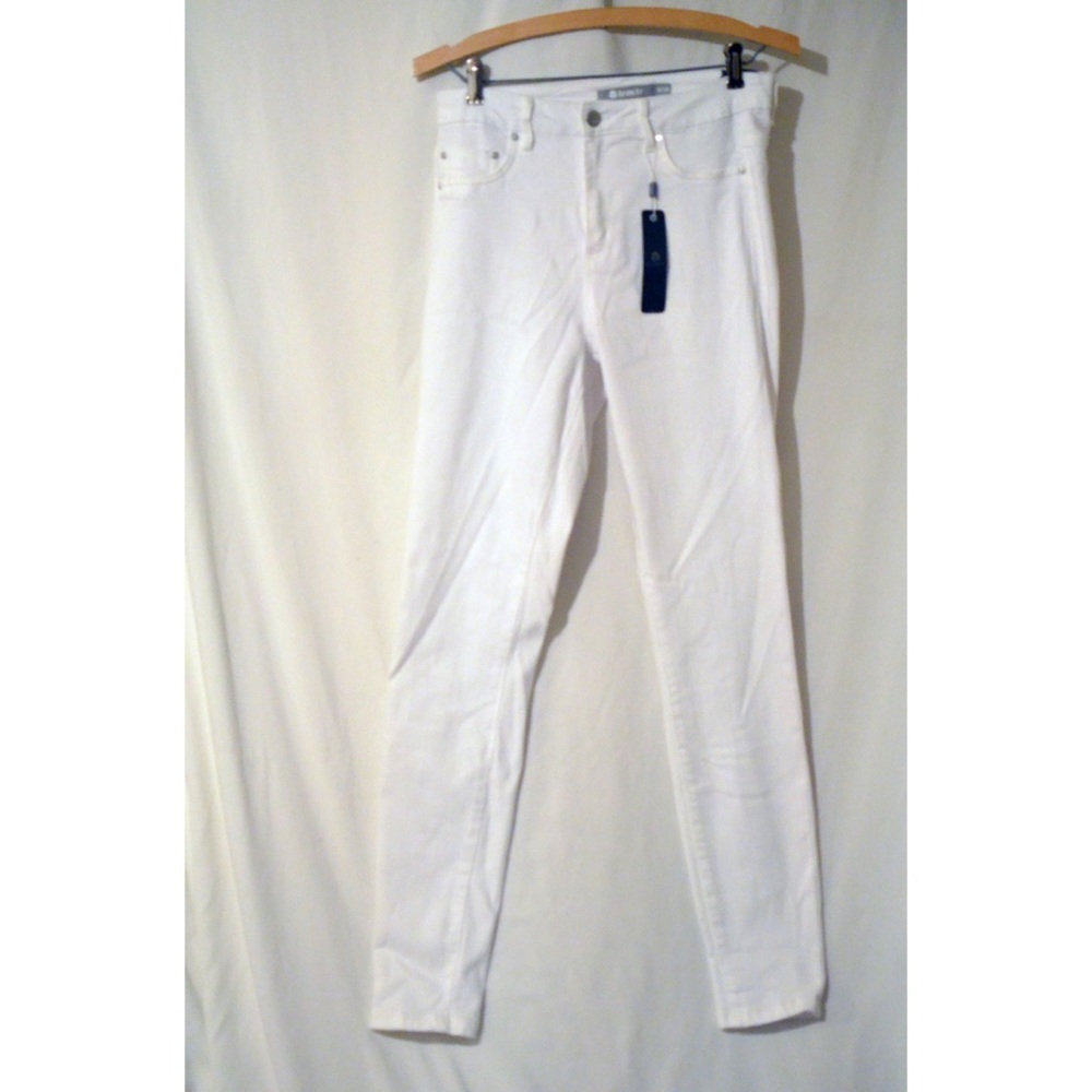 NWT Women’s High Rise White Jeans